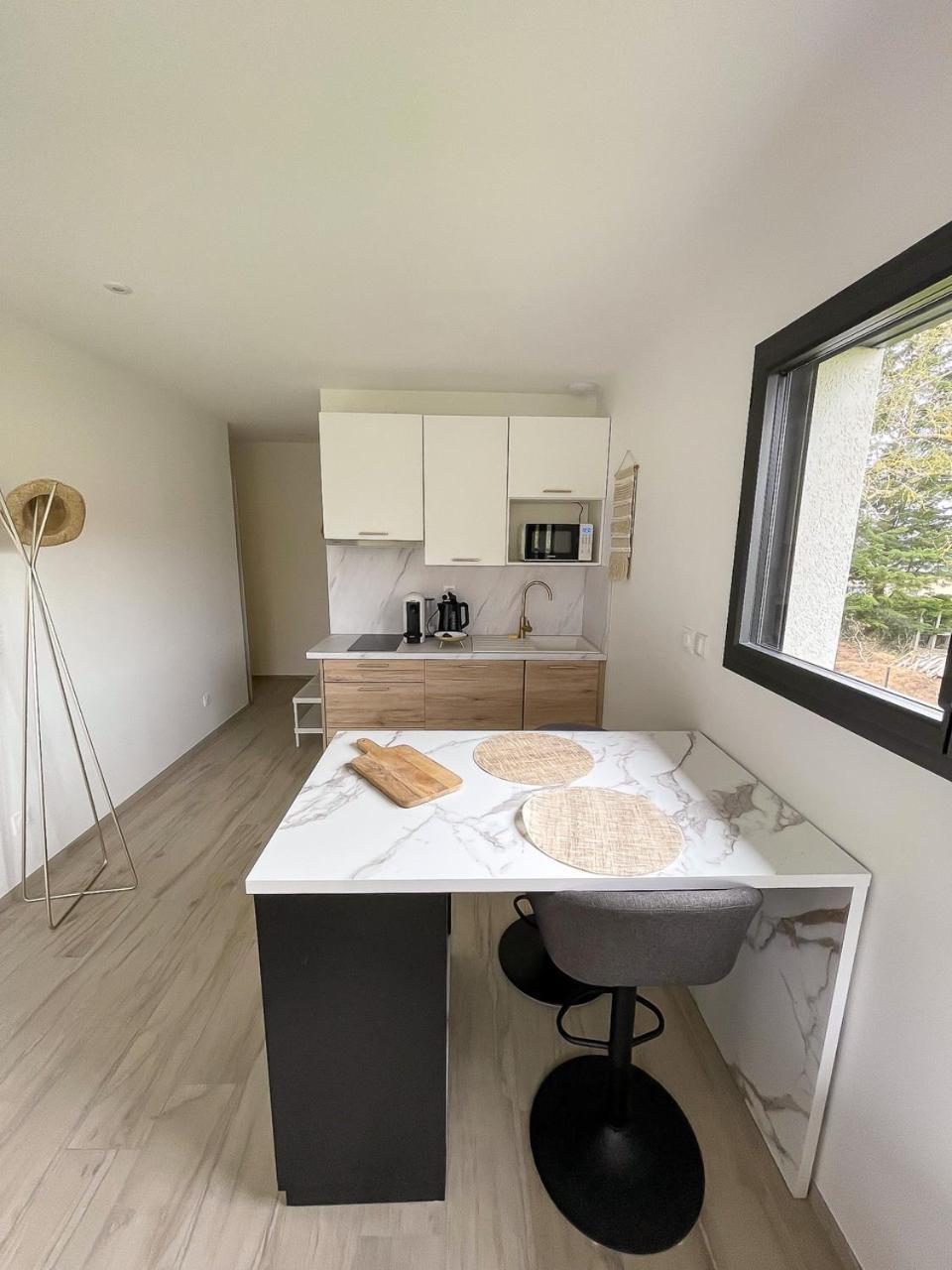 Appartements Guesthouse1 Et Guesthouse2 Sword Beach Colleville-Montgomery Esterno foto