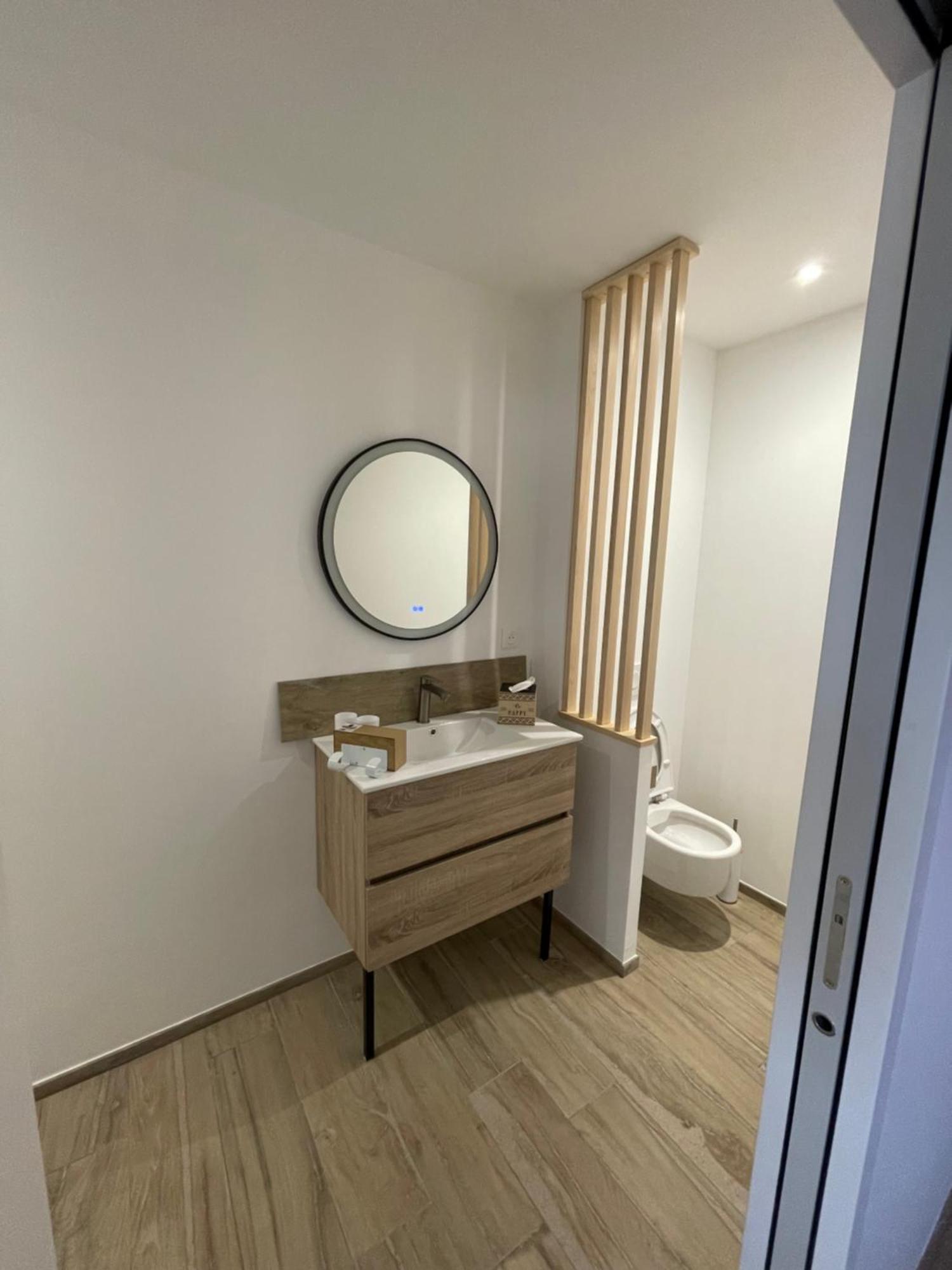 Appartements Guesthouse1 Et Guesthouse2 Sword Beach Colleville-Montgomery Esterno foto