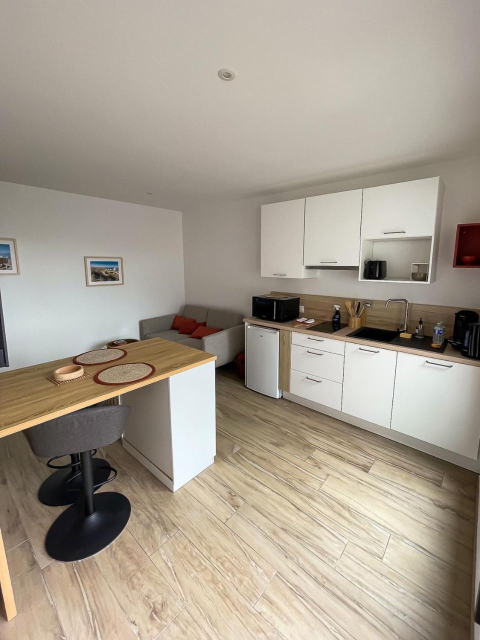 Appartements Guesthouse1 Et Guesthouse2 Sword Beach Colleville-Montgomery Esterno foto